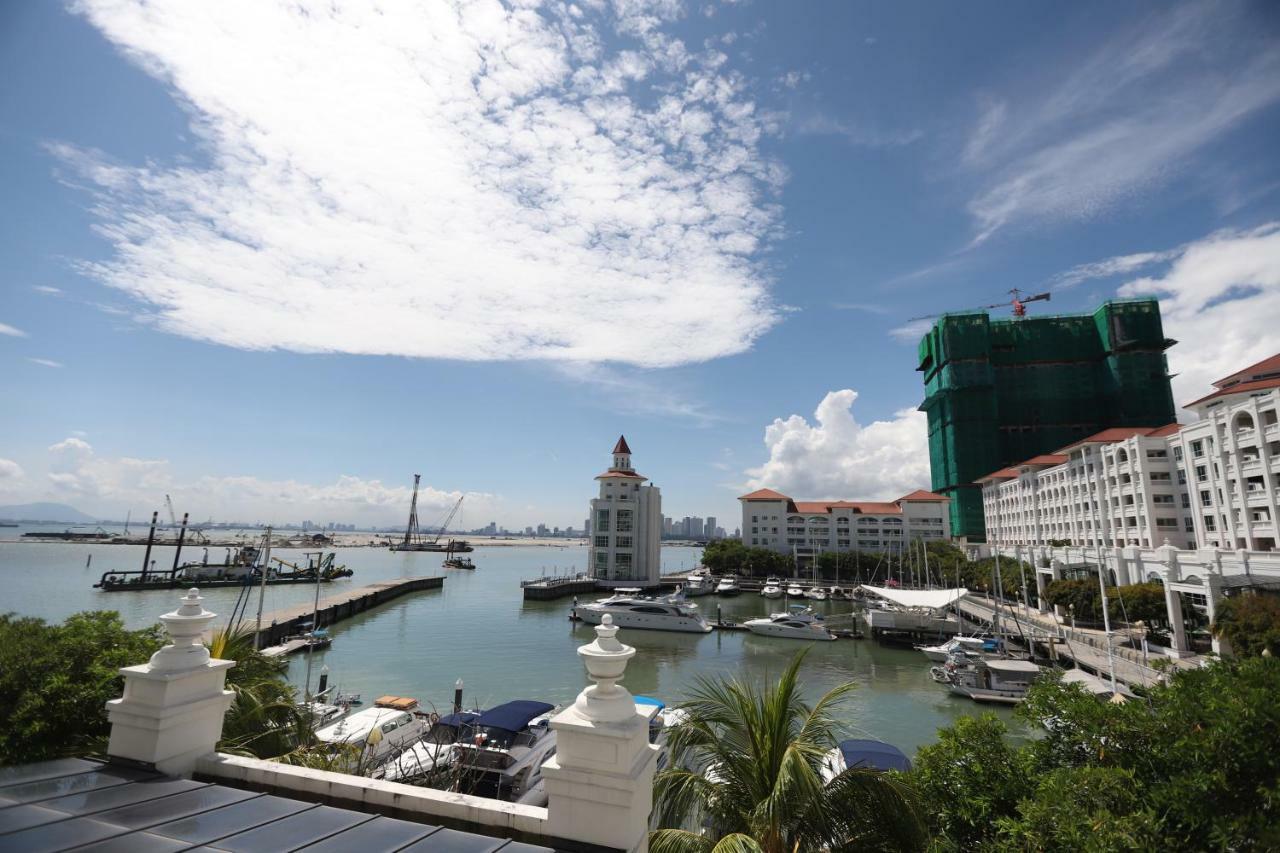 The Straits Quay Marina By Messina Clive Apartment George Town Exterior photo