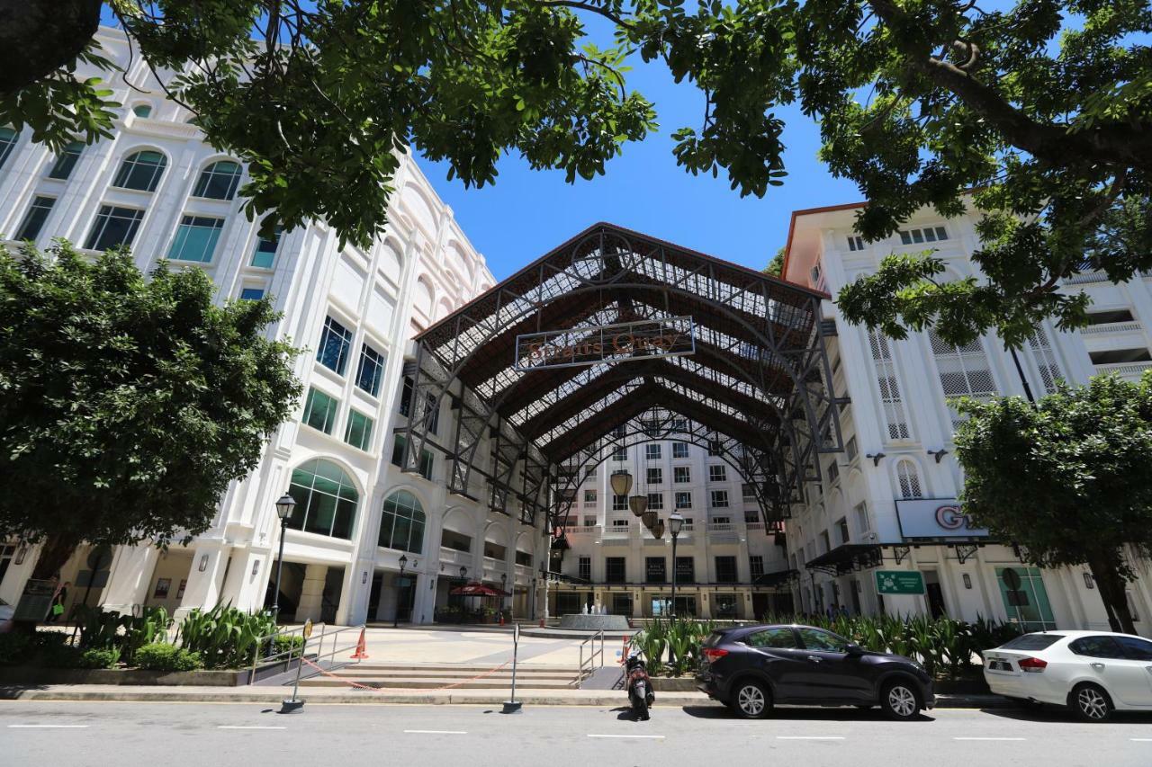 The Straits Quay Marina By Messina Clive Apartment George Town Exterior photo