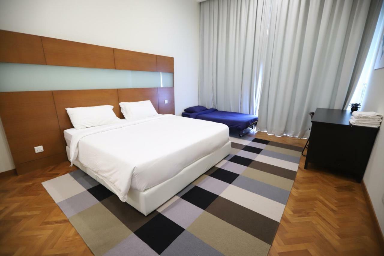 The Straits Quay Marina By Messina Clive Apartment George Town Exterior photo