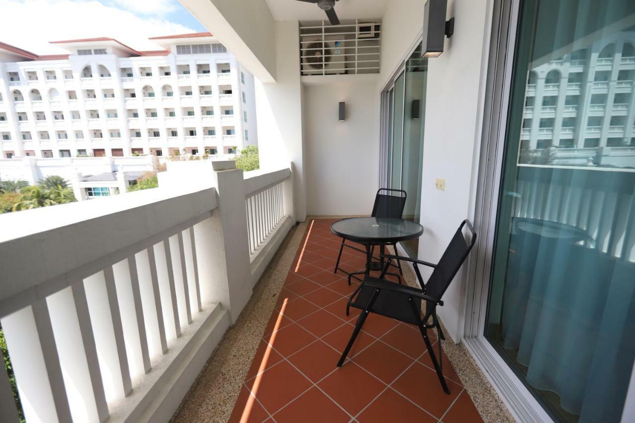 The Straits Quay Marina By Messina Clive Apartment George Town Exterior photo