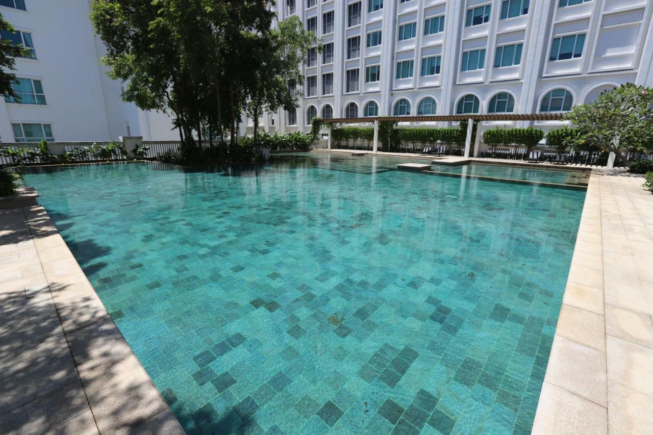 The Straits Quay Marina By Messina Clive Apartment George Town Exterior photo