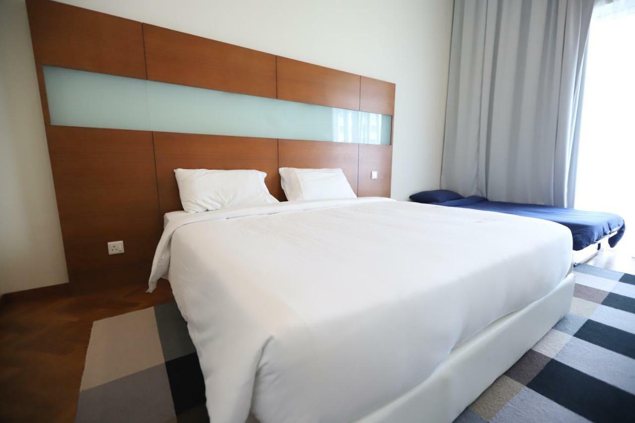 The Straits Quay Marina By Messina Clive Apartment George Town Exterior photo