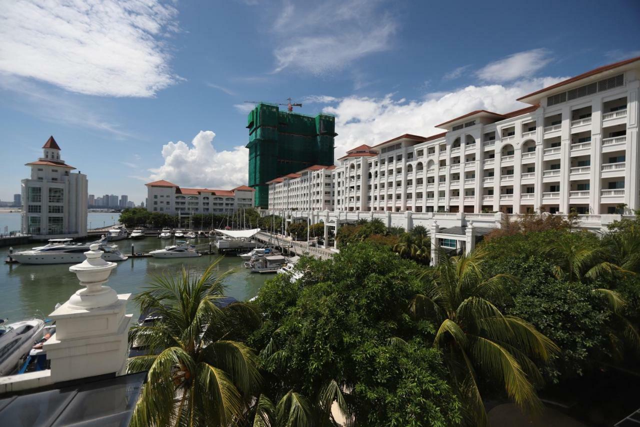 The Straits Quay Marina By Messina Clive Apartment George Town Exterior photo