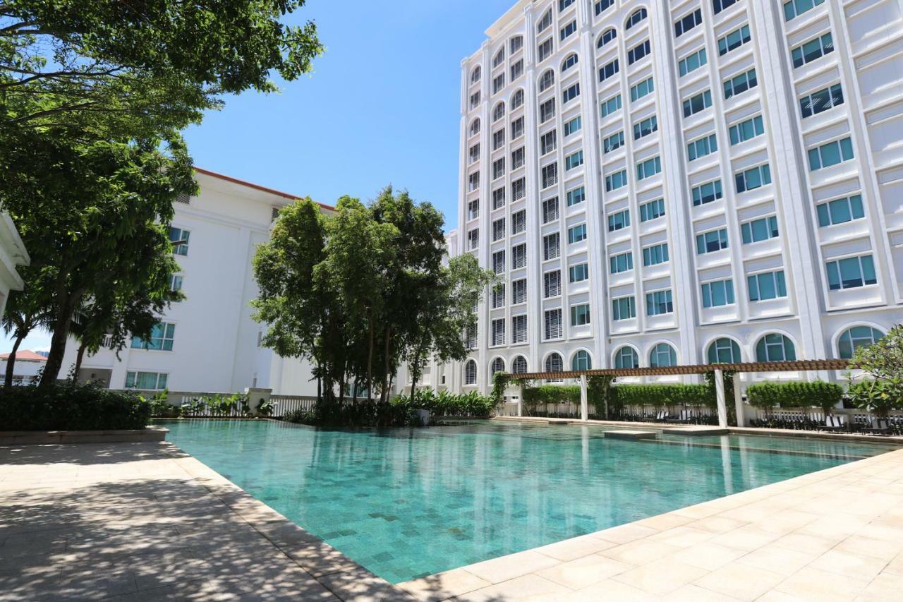 The Straits Quay Marina By Messina Clive Apartment George Town Exterior photo