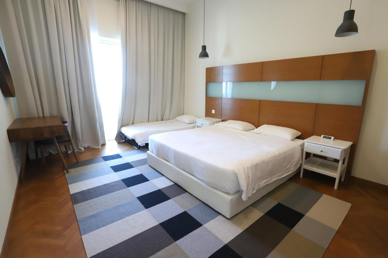The Straits Quay Marina By Messina Clive Apartment George Town Exterior photo
